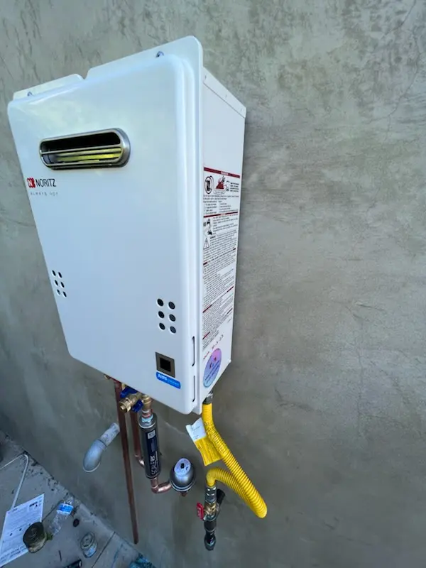Tankless water heater installation for Lake View District homes